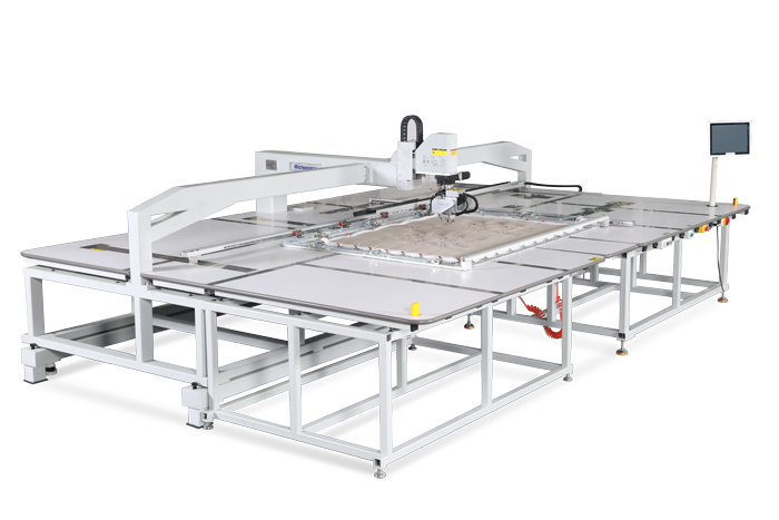 皮革类缝制，选九游体育大幅面360°旋转缝纫机