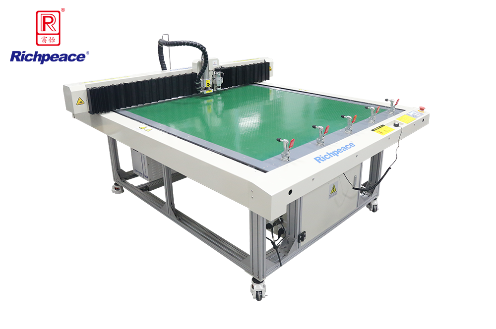 九游体育电脑模板切割机