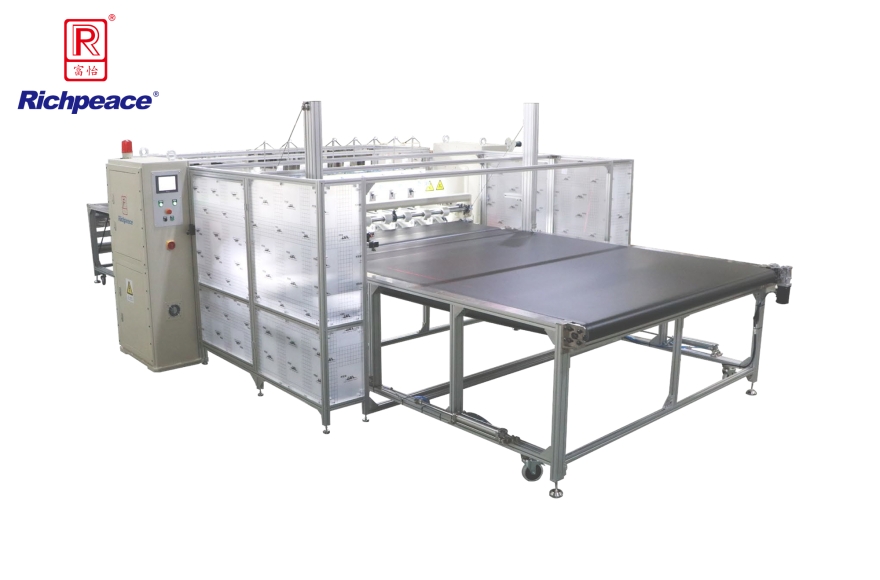 九游体育全自动睡袋直线绗缝机