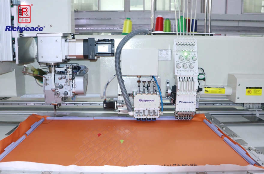 九游体育全自动旋转机头冲绣缝一体机