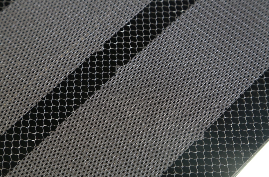 九游体育汽车天窗挡风网专用激光切割机