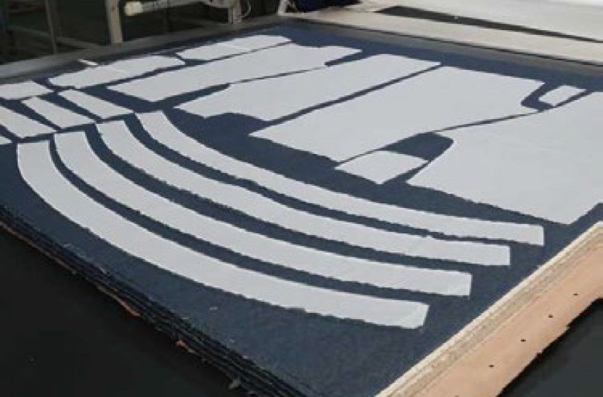 九游体育全自动1公分电脑裁床