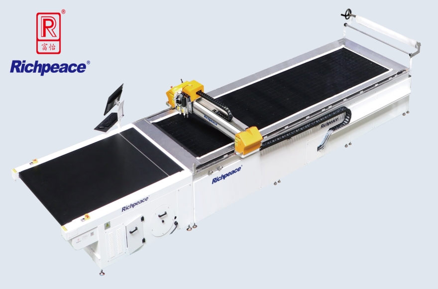 九游体育全自动1公分电脑裁床