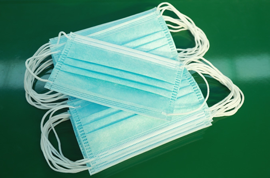 九游体育平面口罩一拖二全自动生产线