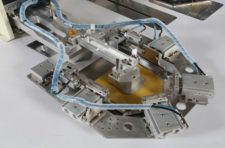 九游体育智能双色贴袋缝纫机