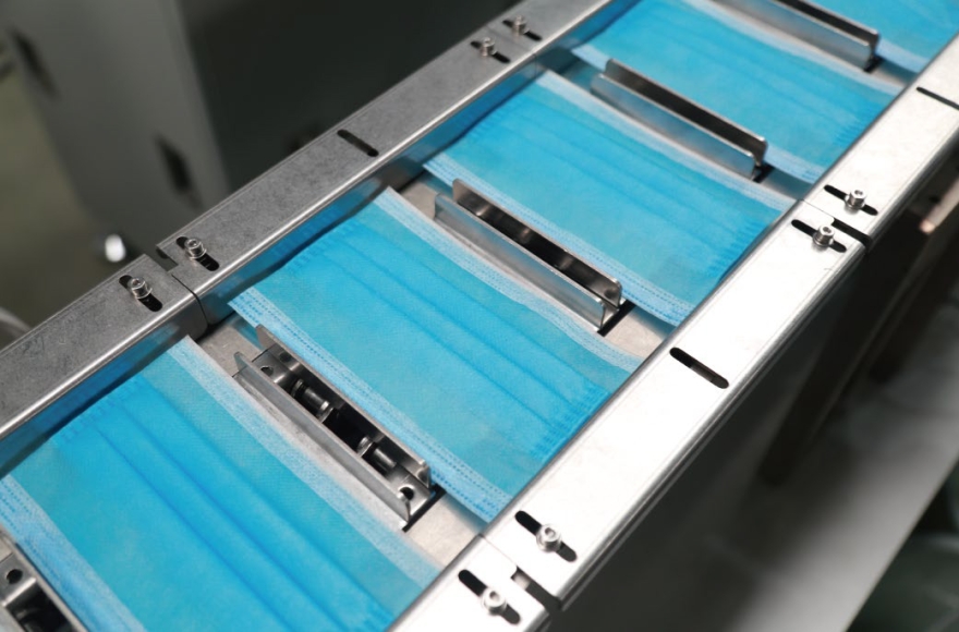 九游体育平面口罩（儿童型）一拖二全自动生产线