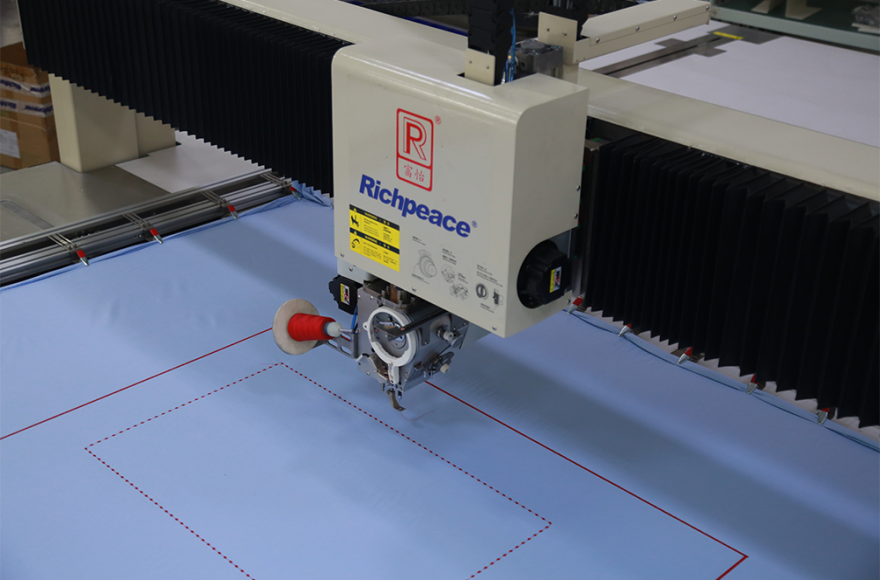 九游体育旋转机头全自动缝纫机(曲折缝)