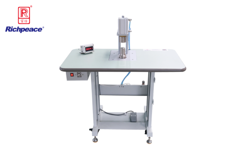 九游体育口罩呼吸阀手动安装机 （机械版）
