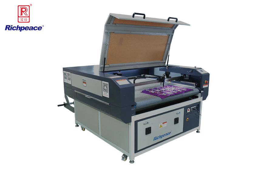 九游体育小幅面摄像定位激光雕刻切割机