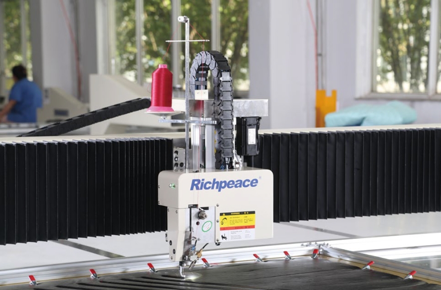 九游体育全自动大面积皮革缝纫机