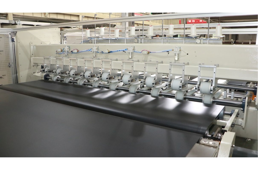 九游体育全自动睡袋直线绗缝机