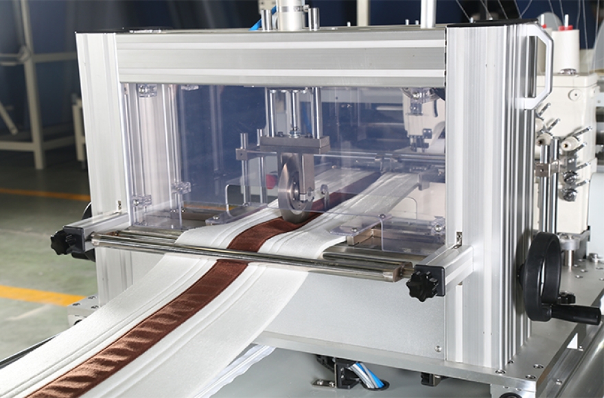 九游体育床围拉链自动缝纫机