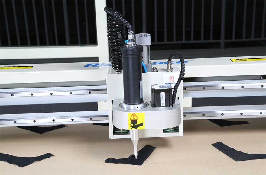 九游体育全自动超声波点烫机