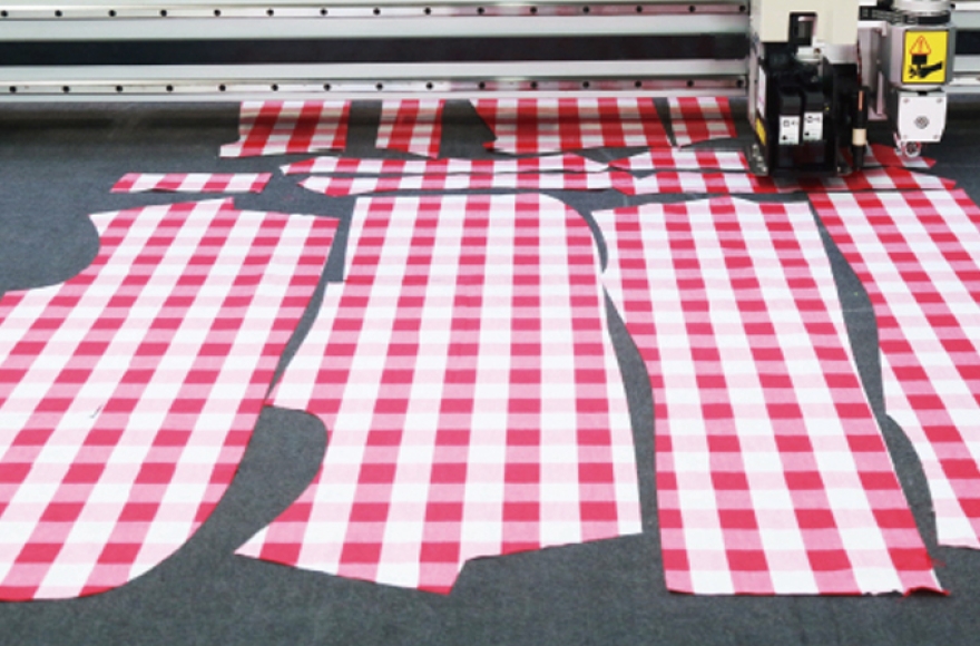 九游体育对条对格专用裁床