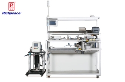 九游体育汽车天窗卷阳帘涂油预紧台