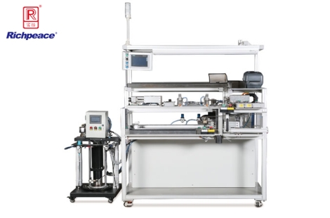 九游体育汽车天窗卷阳帘涂油预紧台