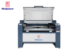 九游体育激光雕刻切割机