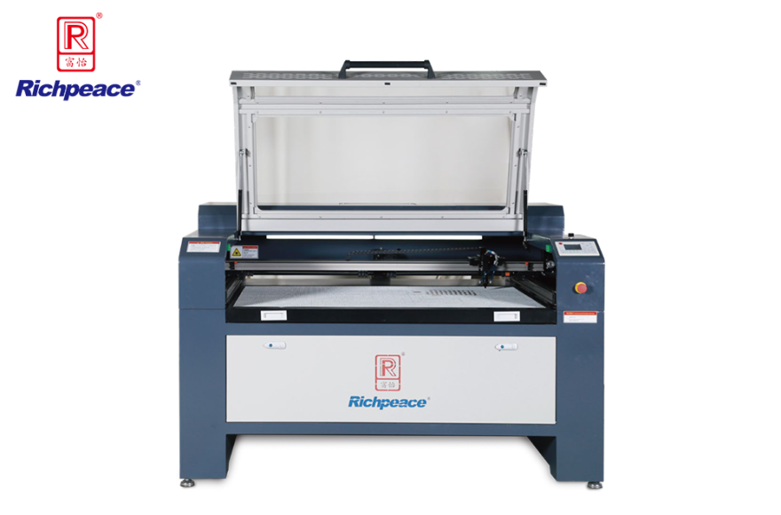 九游体育激光雕刻切割机