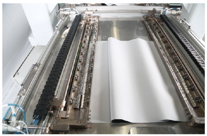 九游体育汽车天窗卷帘双工位缝纫机