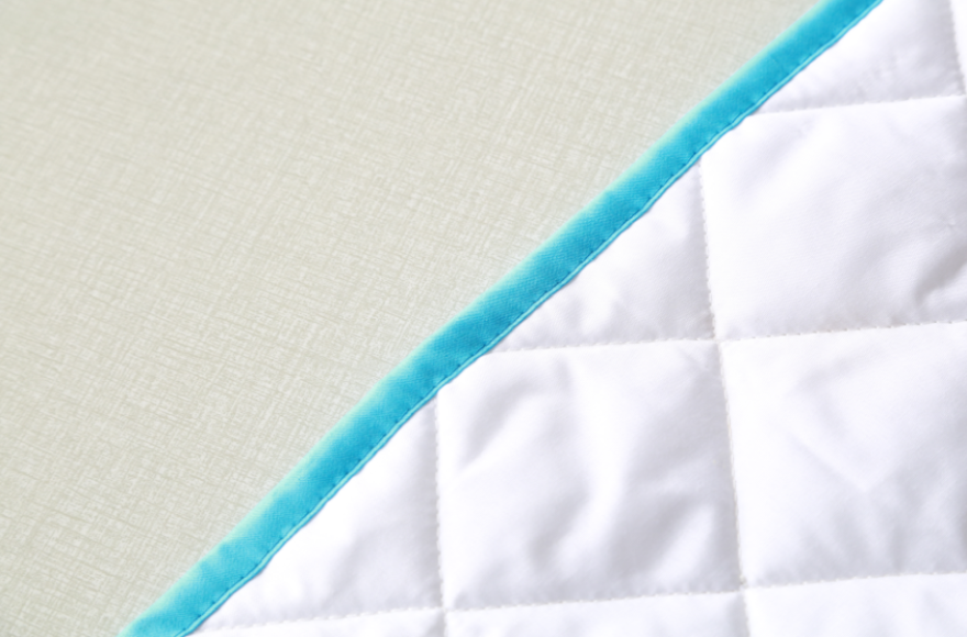 九游体育被子包边机（带拖布轮）