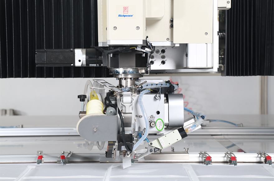 九游体育立衬旋转机头精密缝纫机