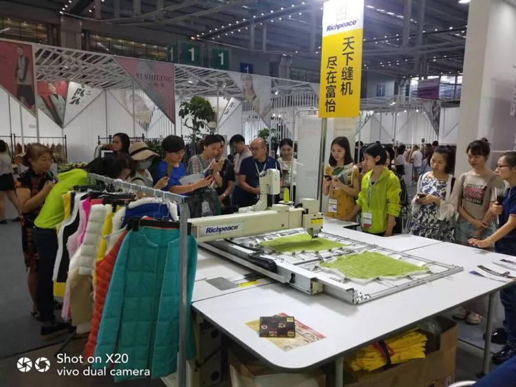 九游体育亮相时尚深圳展