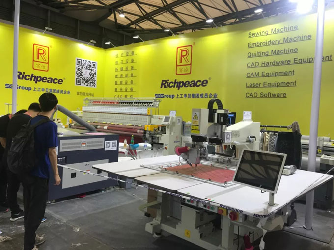 冲缝绣一体机展机调试 冲缝绣一体机展机调试