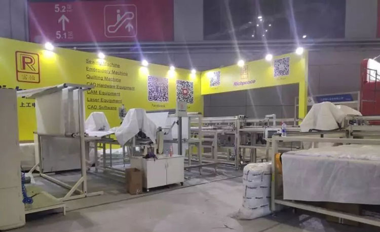 展会第一天，九游体育首单告捷！