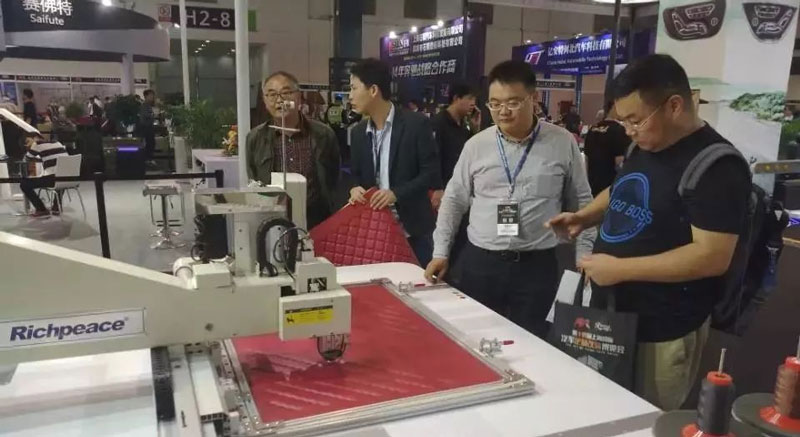 RA车展现场 RA车展现场2.jpg