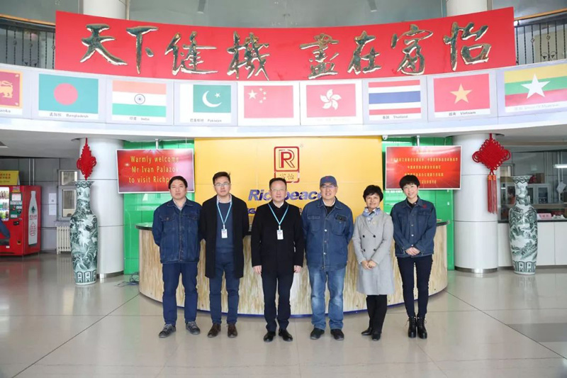 中国家纺协会会长杨兆华一行领导莅临上工九游体育考察胖被自动化生产线