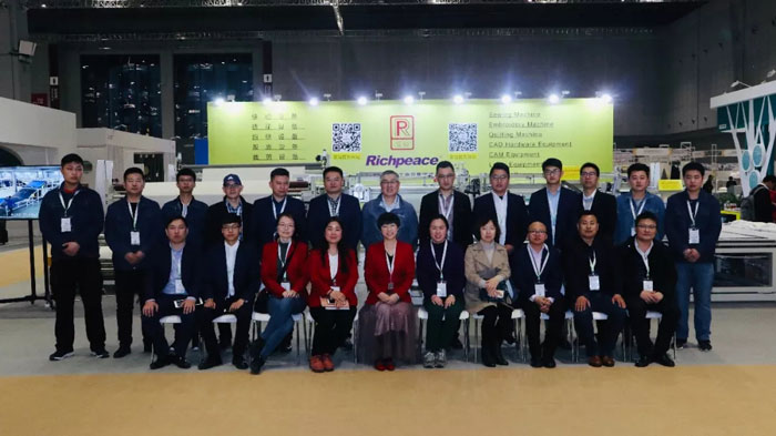 上海家纺展合影 上海家纺展合影.jpg