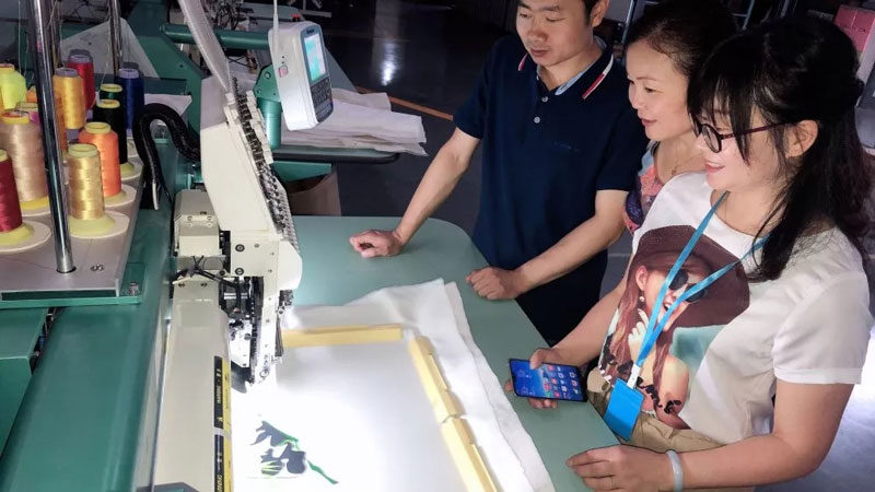 参观研发中心 参观研发中心打样测试.jpg