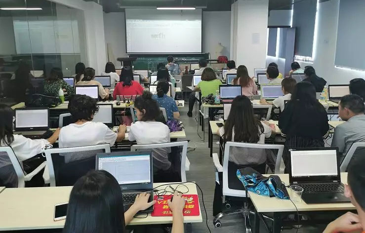 九游体育服装/绣花CAD/CAM技术培训 九游体育服装/绣花CAD/CAM技术培训现场2.jpg