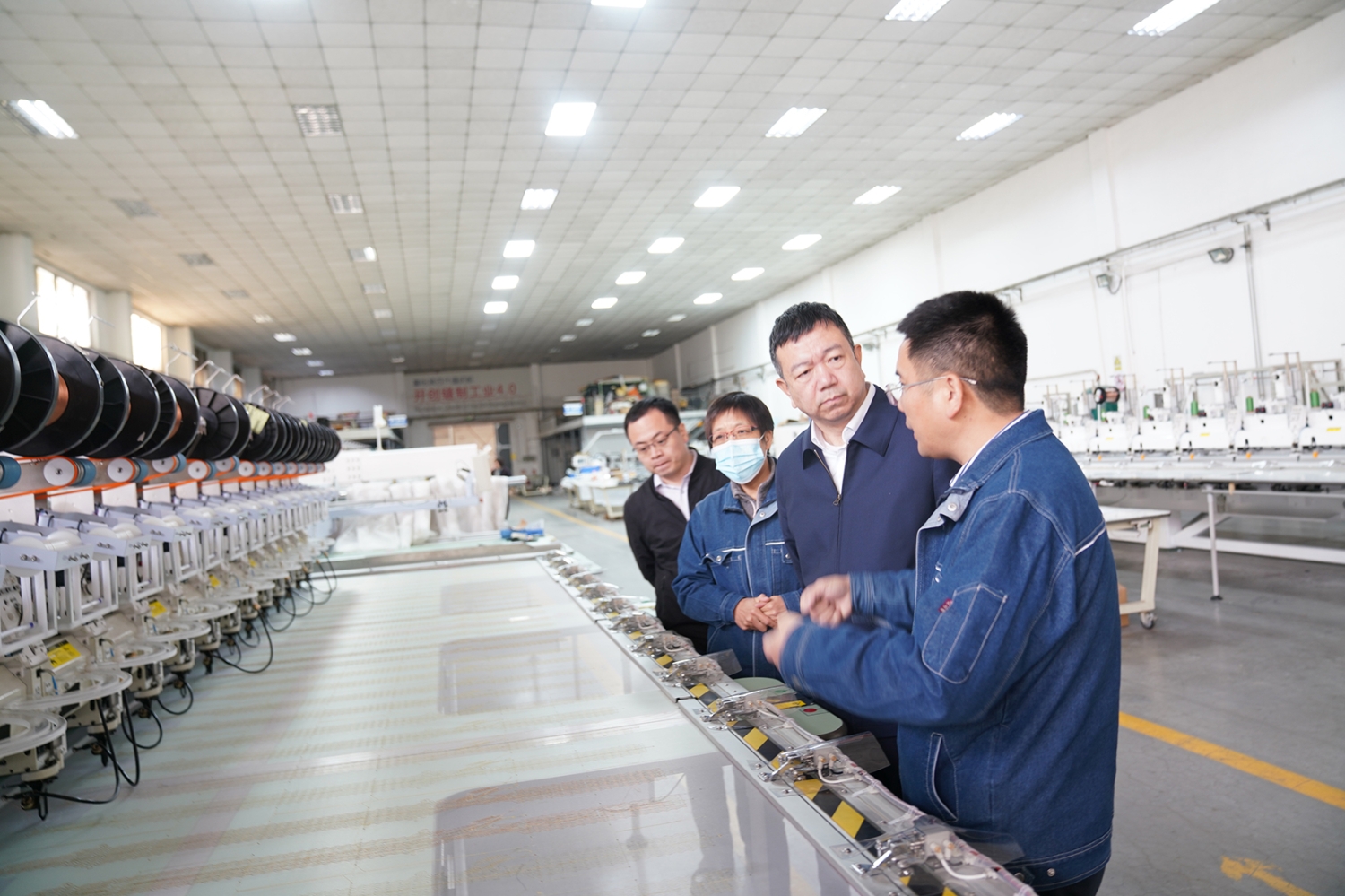 中缝协杨晓京理事长一行莅临九游体育考察调研！