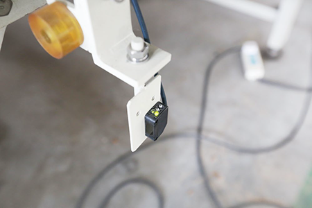 九游体育全自动大料斗铺布机