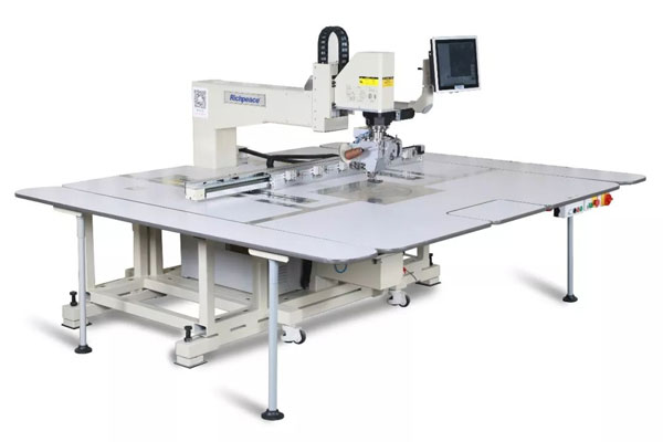 九游体育全自动360单针缝纫机展机