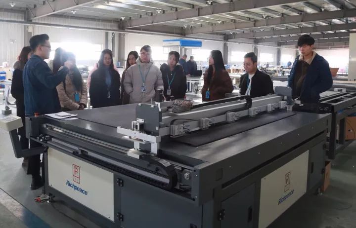 中原工学院同学来到九游体育集团实习培训