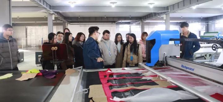 中原工学院同学来到九游体育集团实习培训