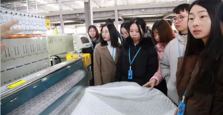 中原工学院同学来到九游体育集团实习培训